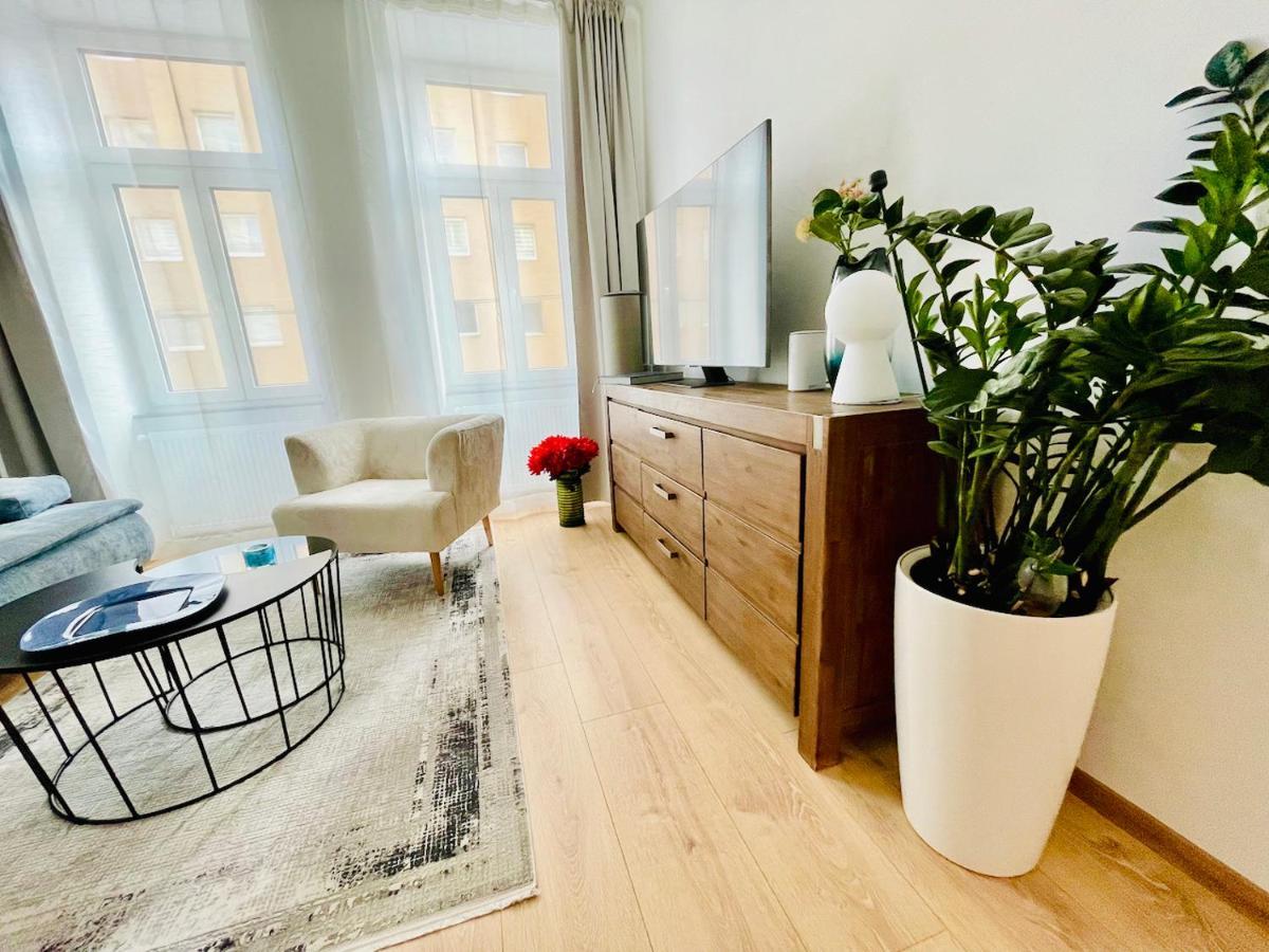 Colorful & Quiet Apartment In Beautiful Viennese Building ภายนอก รูปภาพ