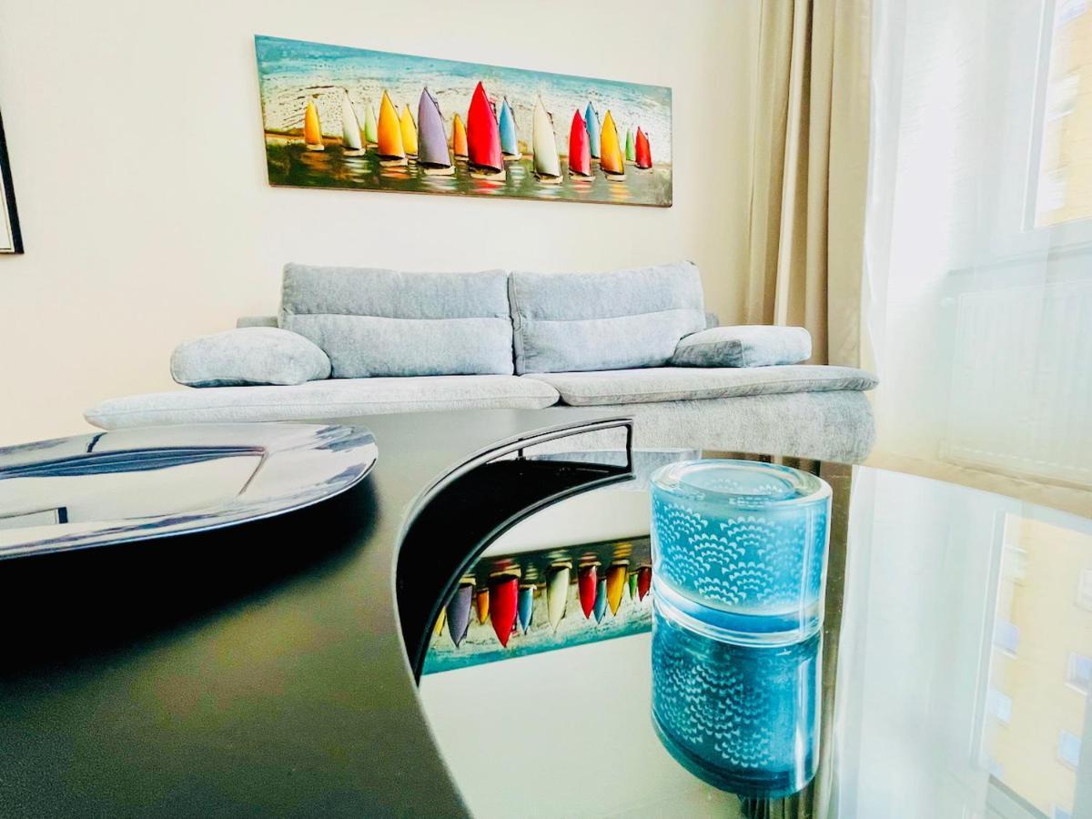 Colorful & Quiet Apartment In Beautiful Viennese Building ภายนอก รูปภาพ