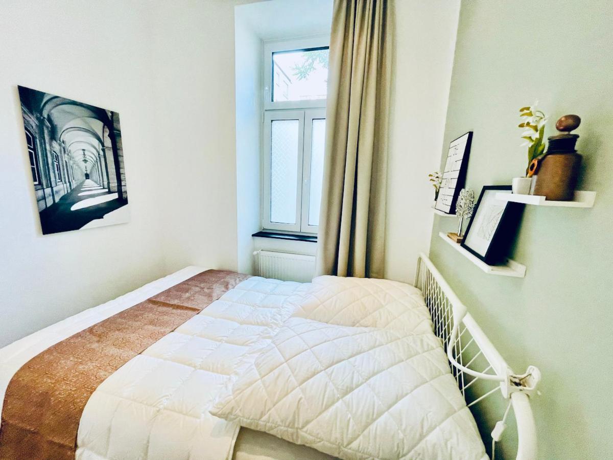 Colorful & Quiet Apartment In Beautiful Viennese Building ภายนอก รูปภาพ